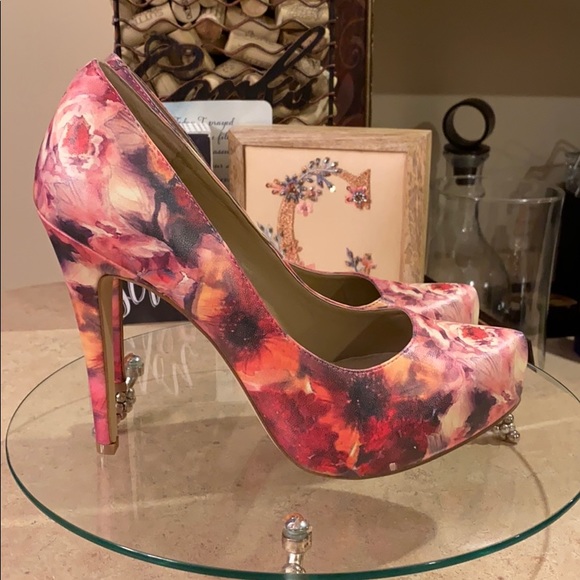 BCBGeneration Shoes - BCBGENERATION Parade Heels size 8 NWOT